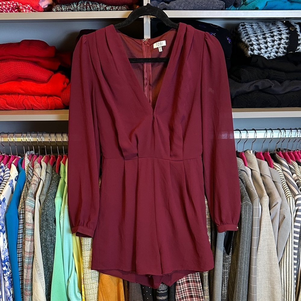 Tobi maroon long sheer sleeve back zipper closure v neck lined romper size SP